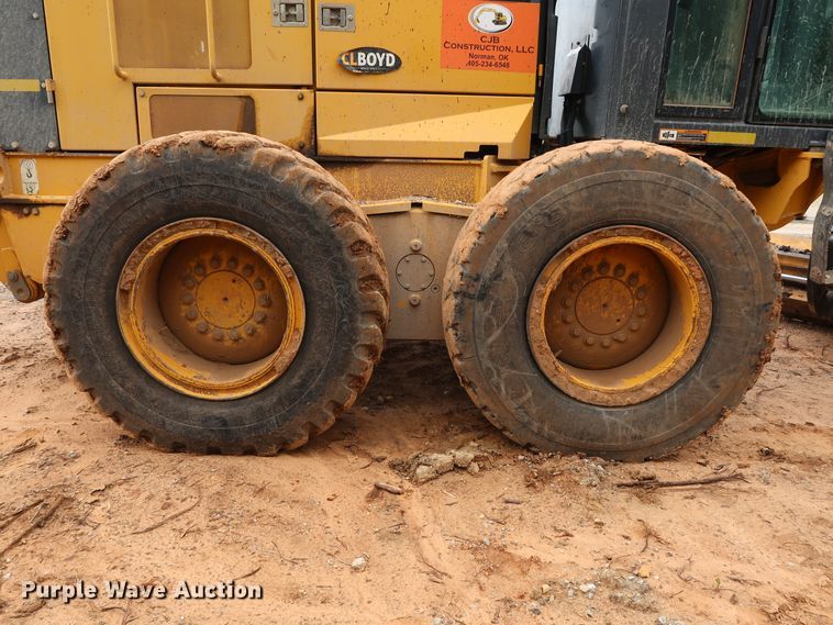 image for item DG3494 2011 John Deere 672GP motor grader