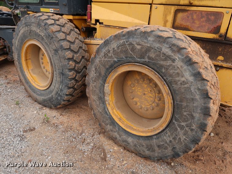 image for item DG3494 2011 John Deere 672GP motor grader