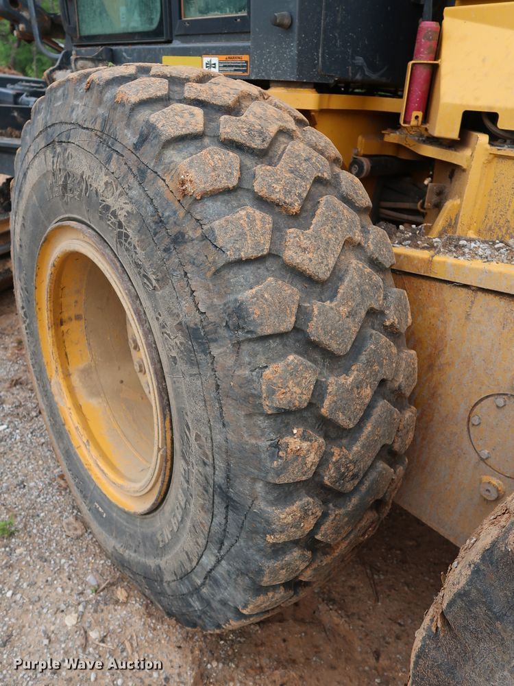 image for item DG3494 2011 John Deere 672GP motor grader