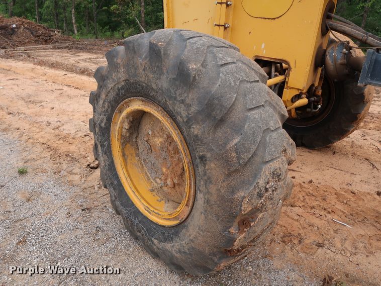 image for item DG3494 2011 John Deere 672GP motor grader