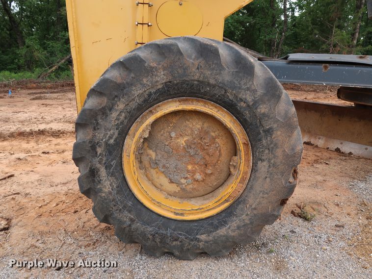 image for item DG3494 2011 John Deere 672GP motor grader