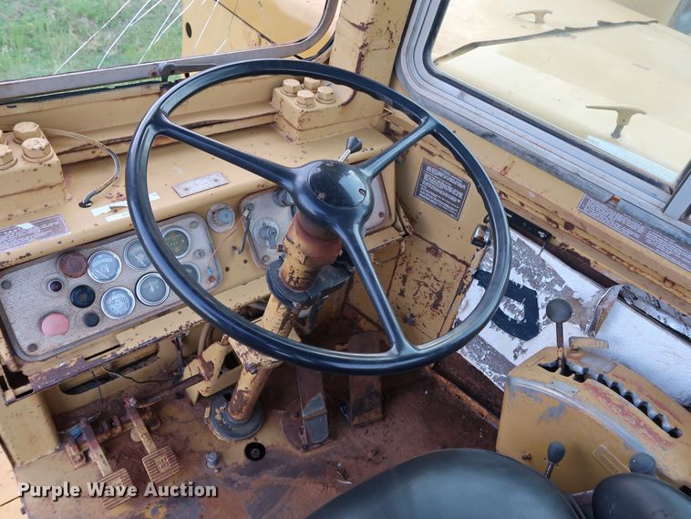 image for item DG3496 1978 Caterpillar 633D elevating scraper