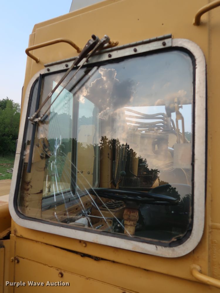 image for item DG3496 1978 Caterpillar 633D elevating scraper