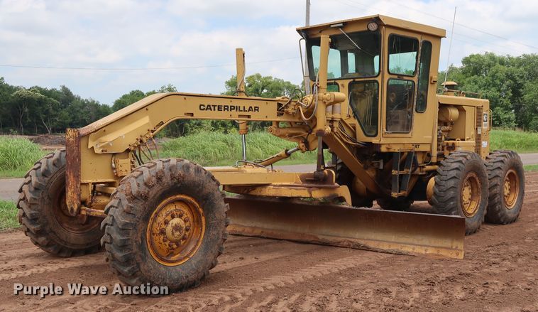 image for item DG4013 1982 Caterpillar 12G motor grader