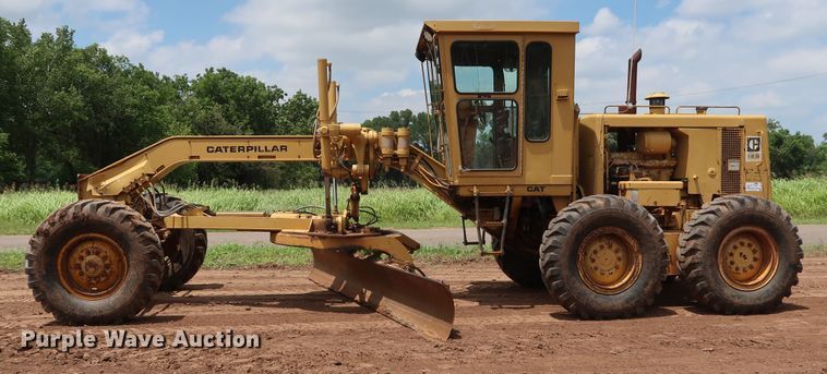 image for item DG4013 1982 Caterpillar 12G motor grader