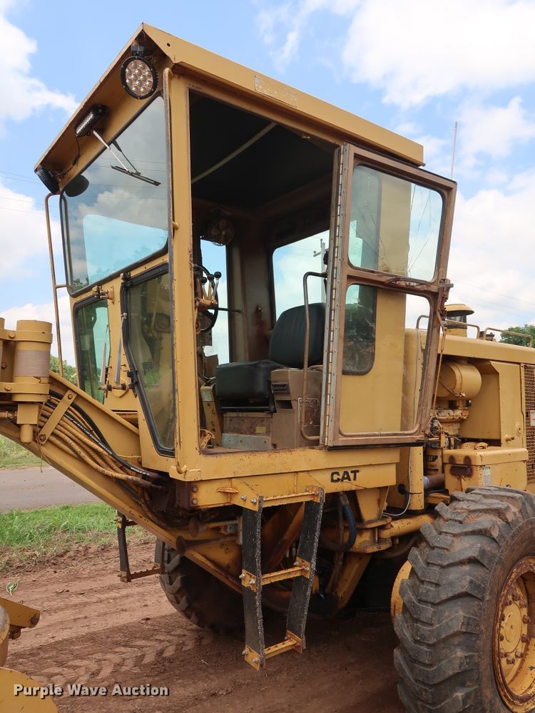 image for item DG4013 1982 Caterpillar 12G motor grader