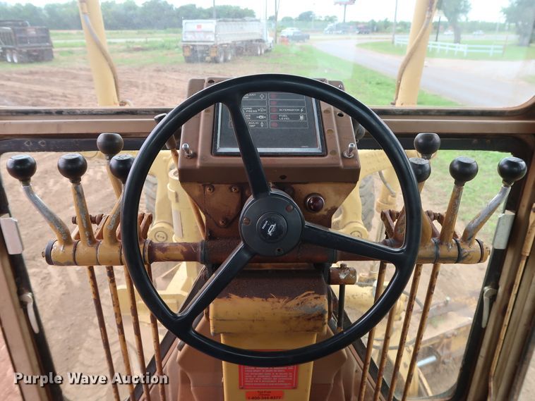 image for item DG4013 1982 Caterpillar 12G motor grader