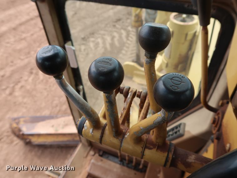 image for item DG4013 1982 Caterpillar 12G motor grader