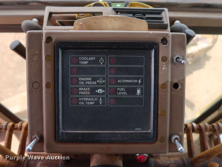 image for item DG4013 1982 Caterpillar 12G motor grader