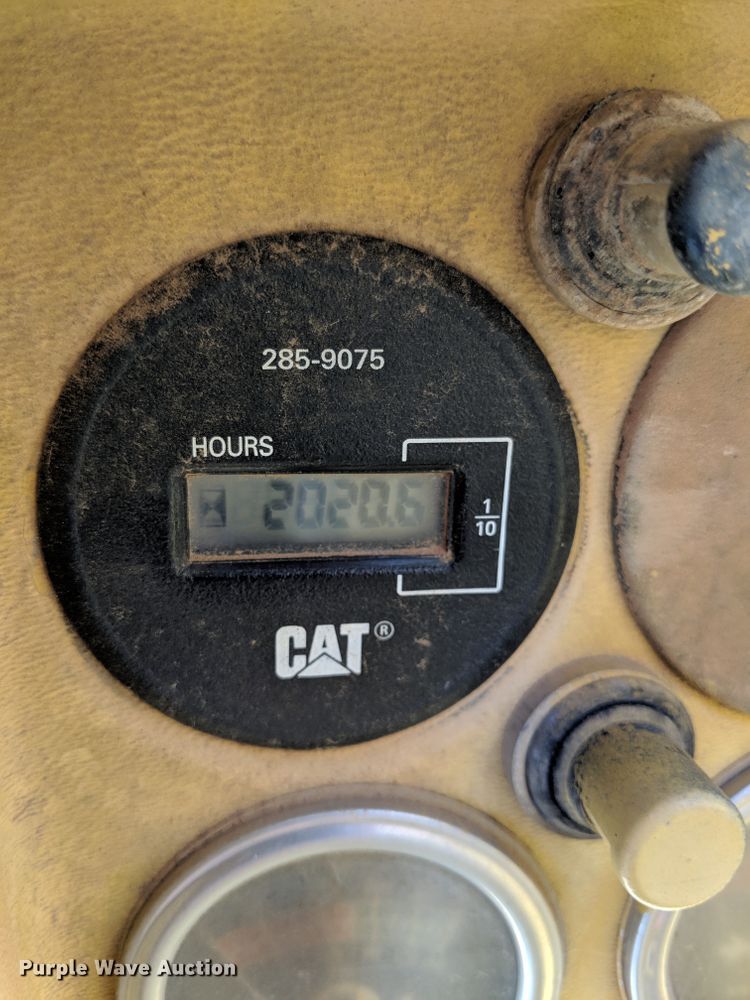 image for item DG4013 1982 Caterpillar 12G motor grader