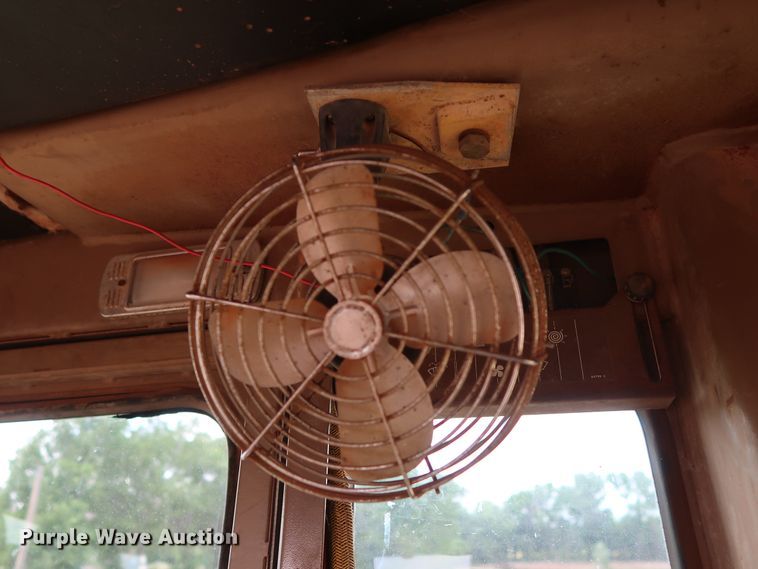 image for item DG4013 1982 Caterpillar 12G motor grader