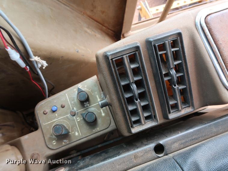 image for item DG4013 1982 Caterpillar 12G motor grader