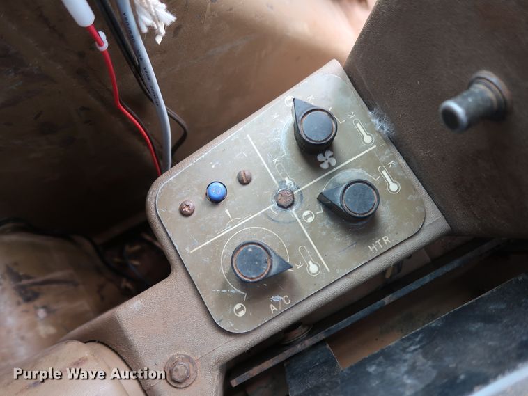 image for item DG4013 1982 Caterpillar 12G motor grader