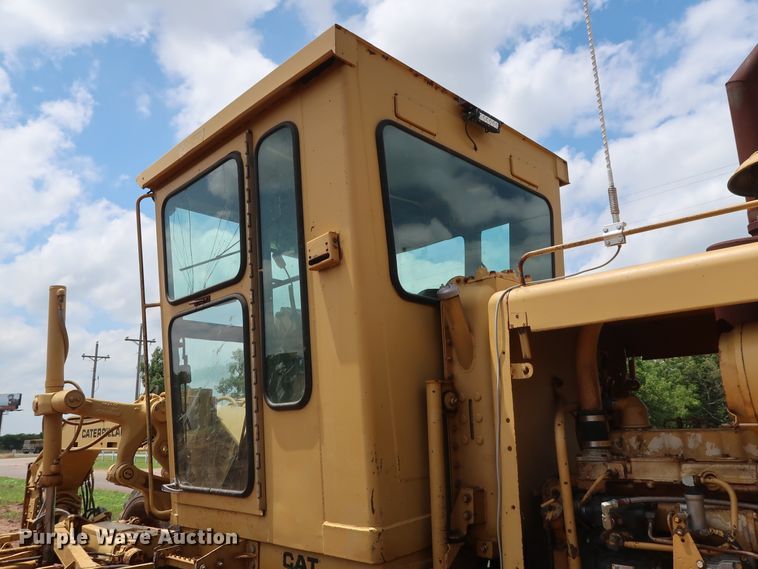 image for item DG4013 1982 Caterpillar 12G motor grader