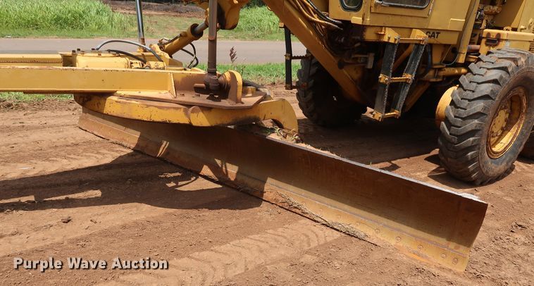 image for item DG4013 1982 Caterpillar 12G motor grader