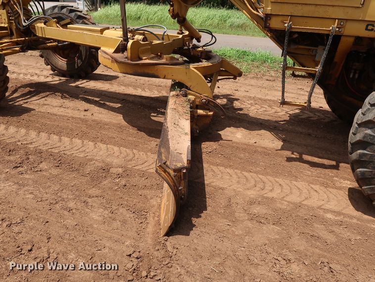 image for item DG4013 1982 Caterpillar 12G motor grader