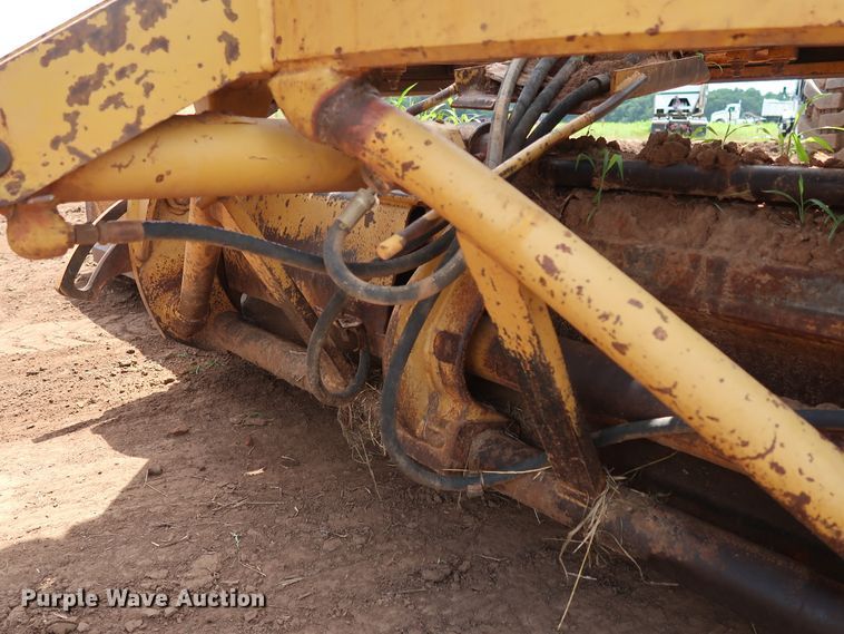 image for item DG4013 1982 Caterpillar 12G motor grader