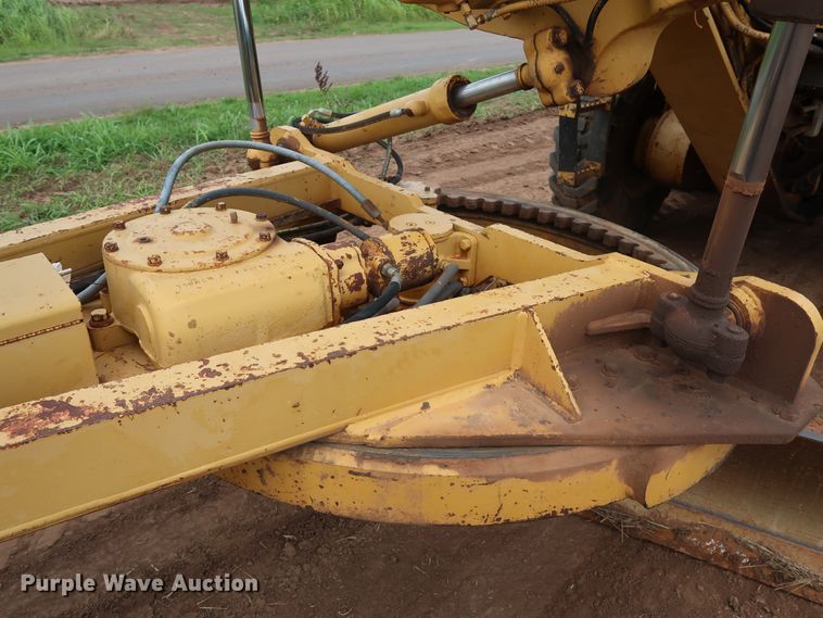 image for item DG4013 1982 Caterpillar 12G motor grader