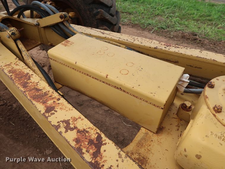 image for item DG4013 1982 Caterpillar 12G motor grader