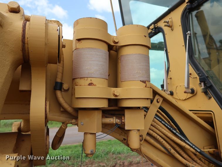 image for item DG4013 1982 Caterpillar 12G motor grader