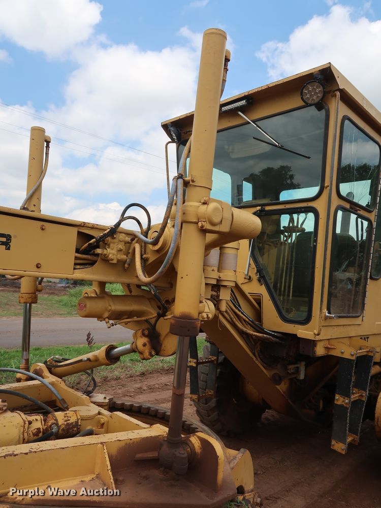 image for item DG4013 1982 Caterpillar 12G motor grader