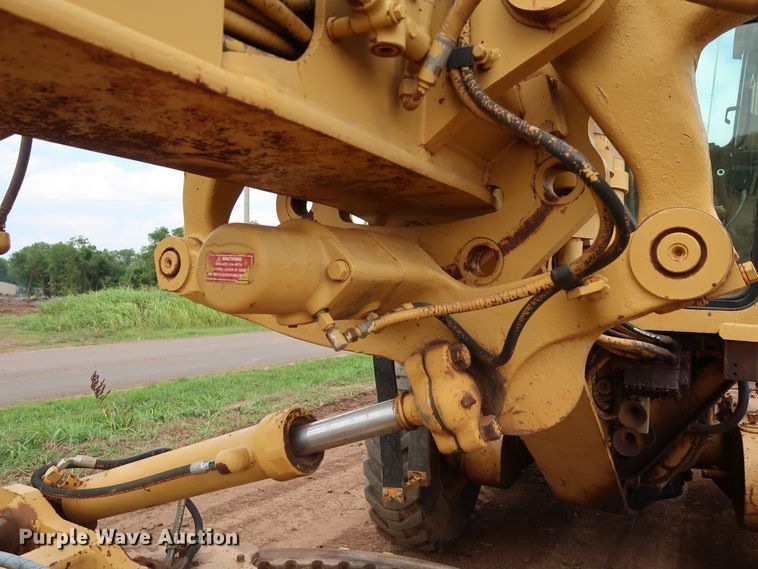 image for item DG4013 1982 Caterpillar 12G motor grader