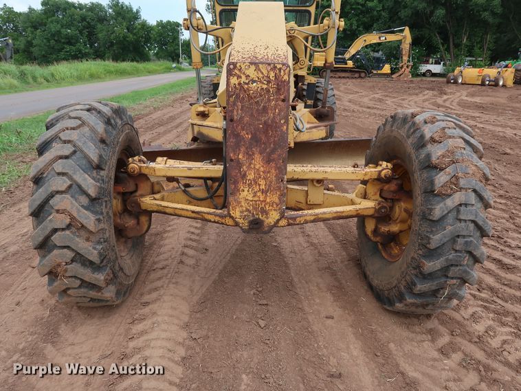 image for item DG4013 1982 Caterpillar 12G motor grader