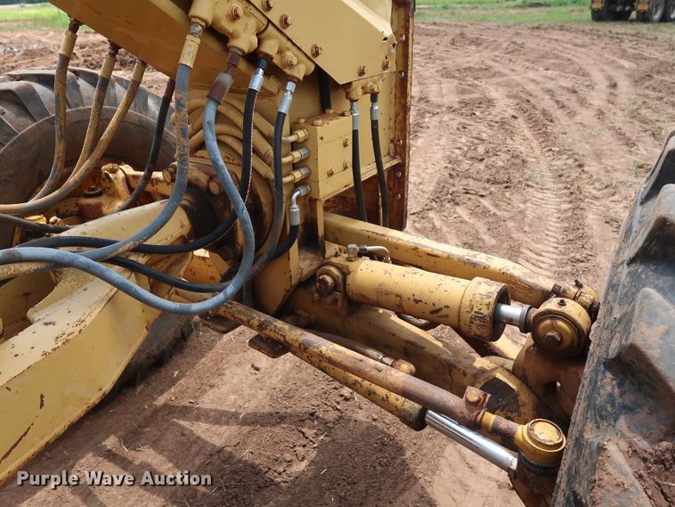 image for item DG4013 1982 Caterpillar 12G motor grader