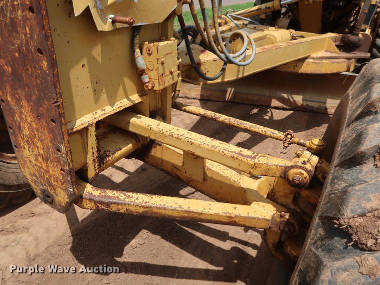 image for item DG4013 1982 Caterpillar 12G motor grader