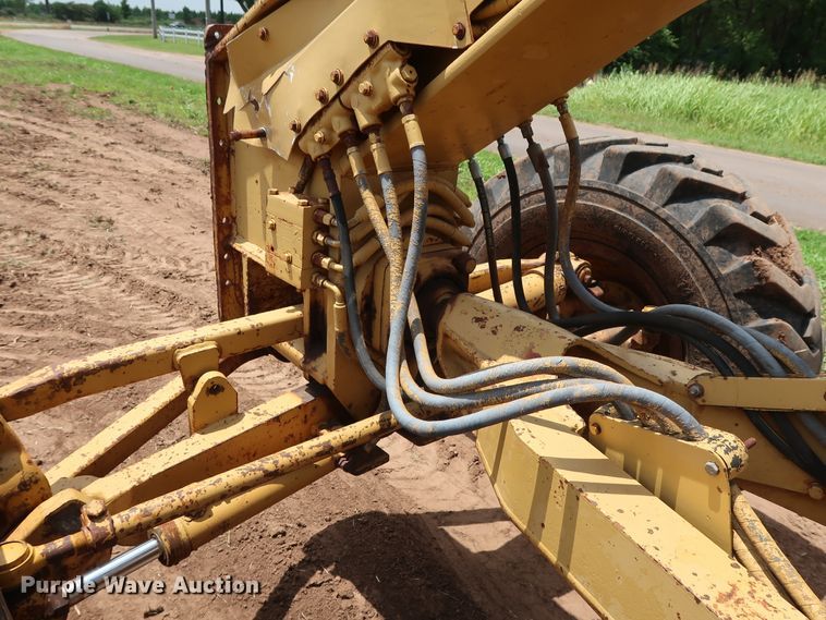 image for item DG4013 1982 Caterpillar 12G motor grader