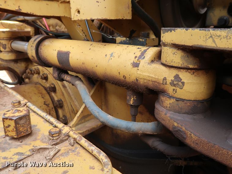 image for item DG4013 1982 Caterpillar 12G motor grader