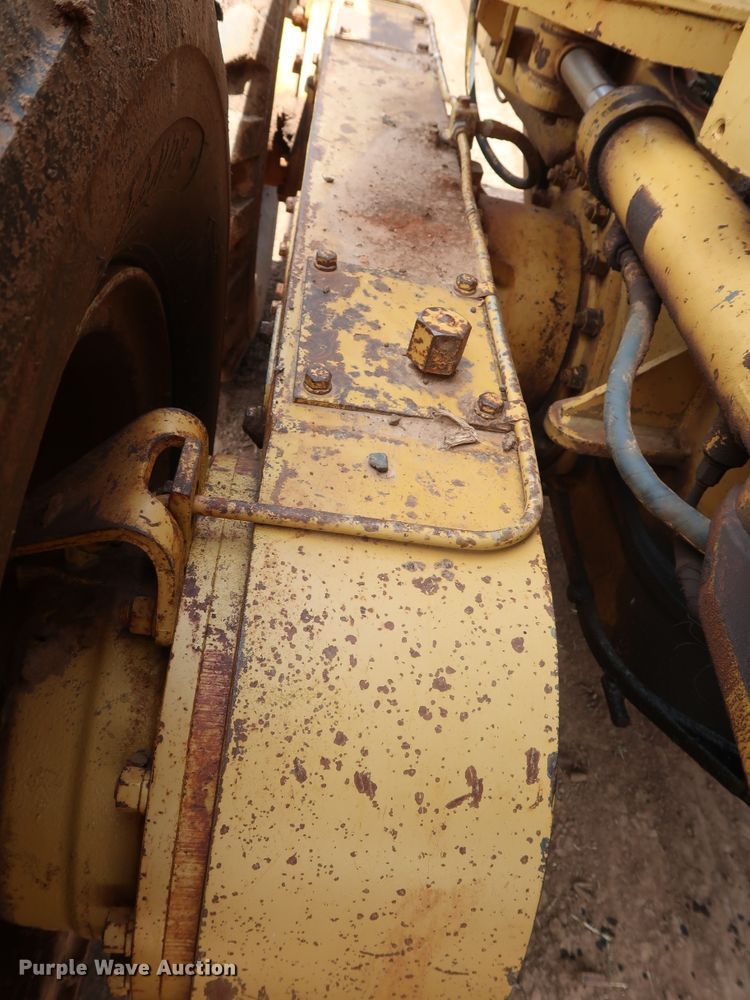 image for item DG4013 1982 Caterpillar 12G motor grader