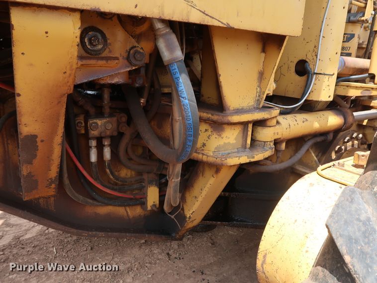 image for item DG4013 1982 Caterpillar 12G motor grader
