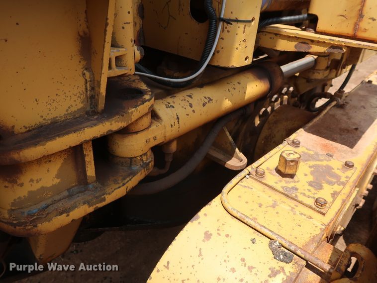 image for item DG4013 1982 Caterpillar 12G motor grader