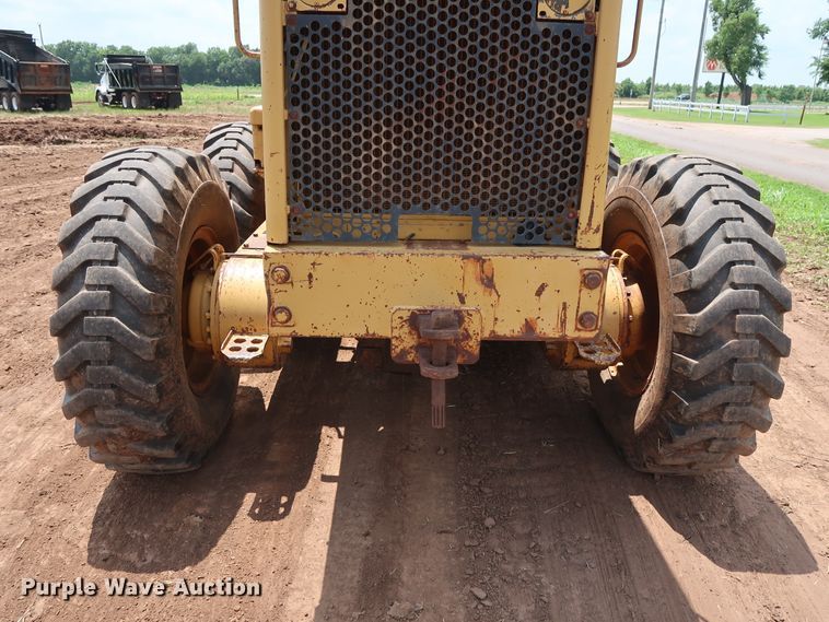 image for item DG4013 1982 Caterpillar 12G motor grader