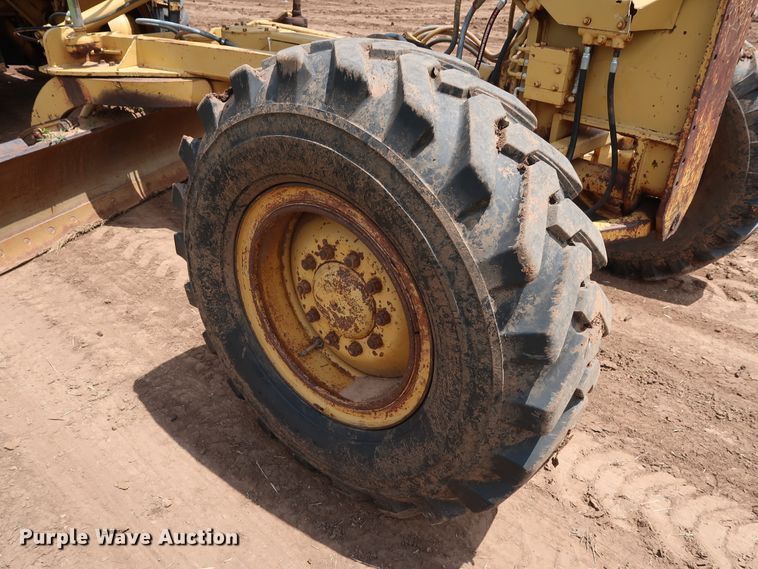 image for item DG4013 1982 Caterpillar 12G motor grader