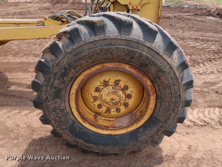 image for item DG4013 1982 Caterpillar 12G motor grader