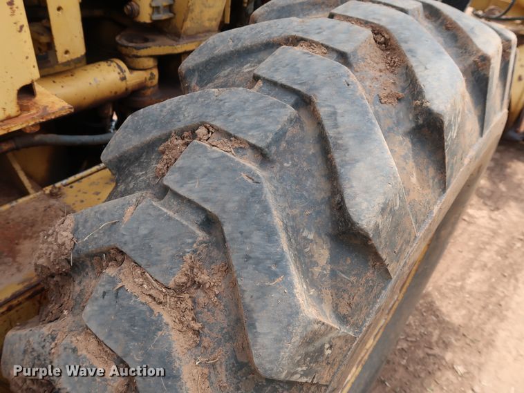 image for item DG4013 1982 Caterpillar 12G motor grader