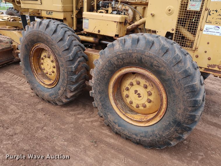 image for item DG4013 1982 Caterpillar 12G motor grader