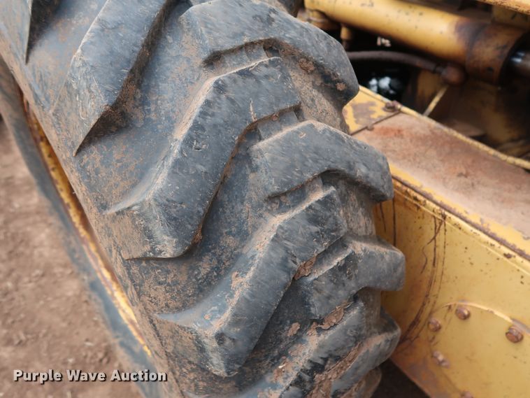 image for item DG4013 1982 Caterpillar 12G motor grader