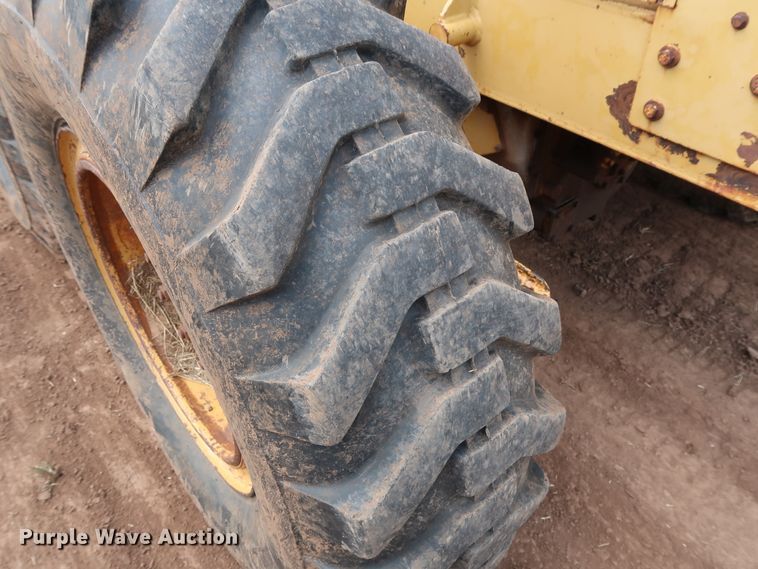 image for item DG4013 1982 Caterpillar 12G motor grader