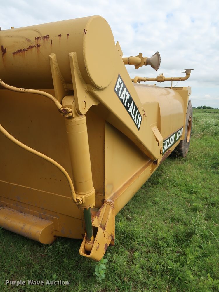 image for item DG4016 1989 Fiat-Allis S161A2T water wagon