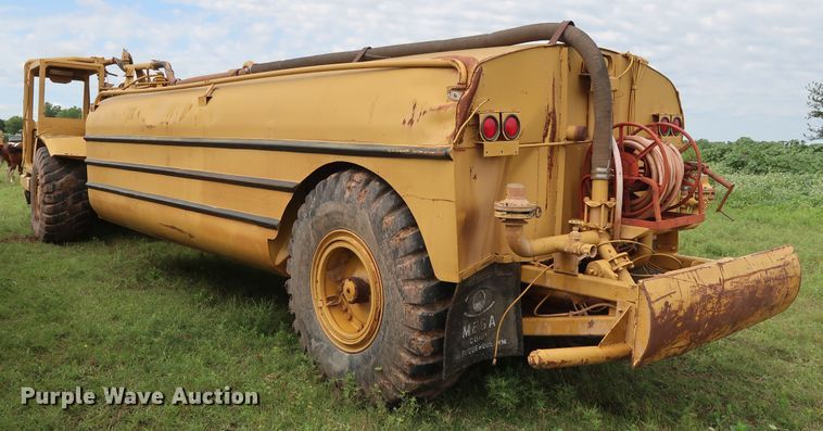 image for item DG4017 Caterpillar 613C water wagon