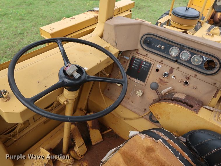 image for item DG4017 Caterpillar 613C water wagon