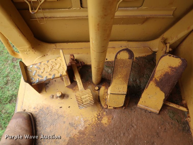 image for item DG4017 Caterpillar 613C water wagon