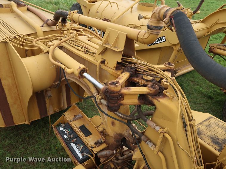 image for item DG4017 Caterpillar 613C water wagon