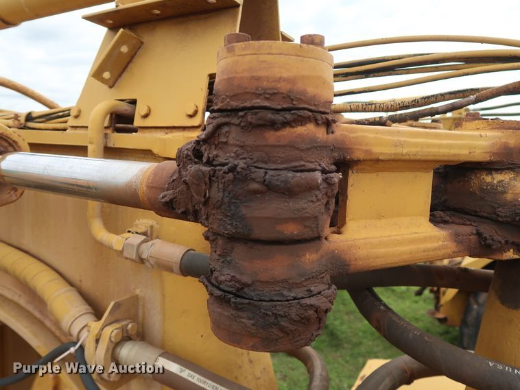 image for item DG4017 Caterpillar 613C water wagon