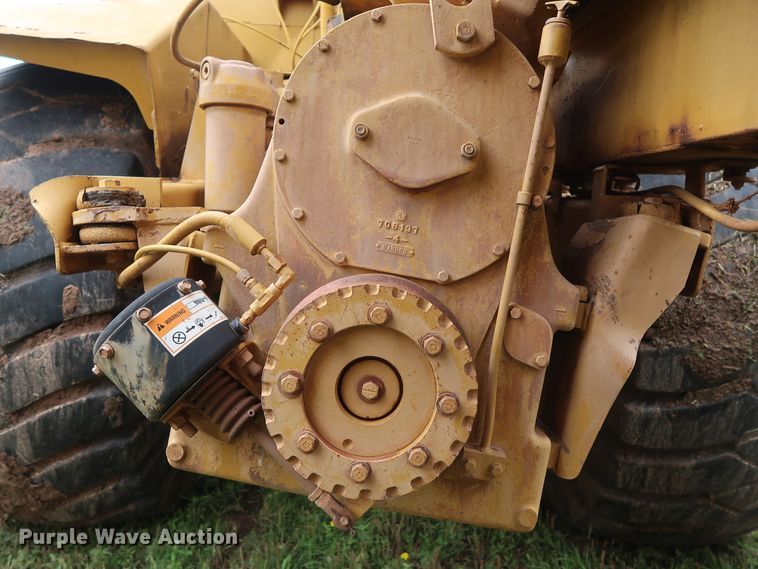 image for item DG4017 Caterpillar 613C water wagon