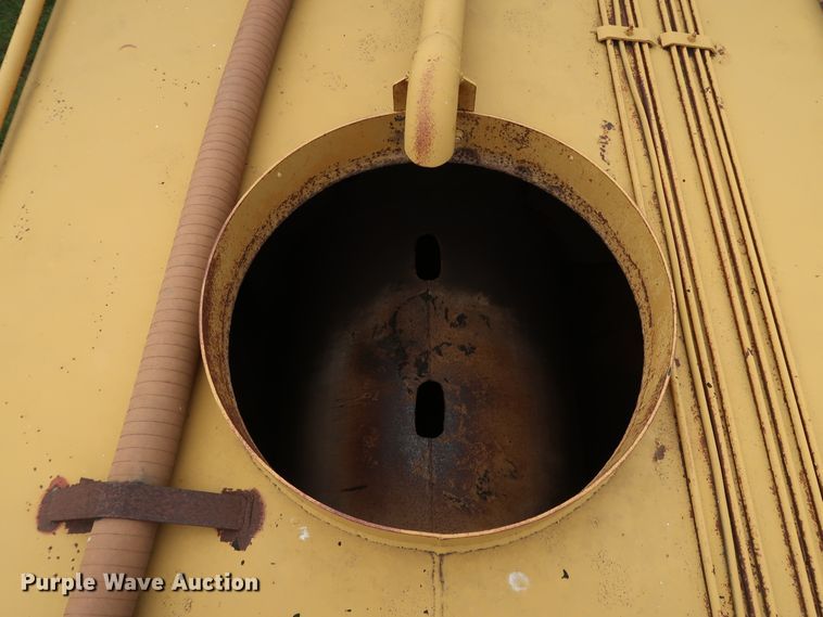 image for item DG4017 Caterpillar 613C water wagon