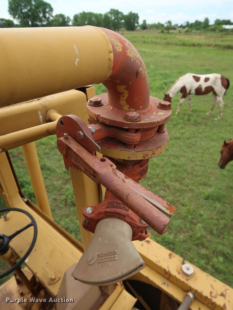 image for item DG4017 Caterpillar 613C water wagon